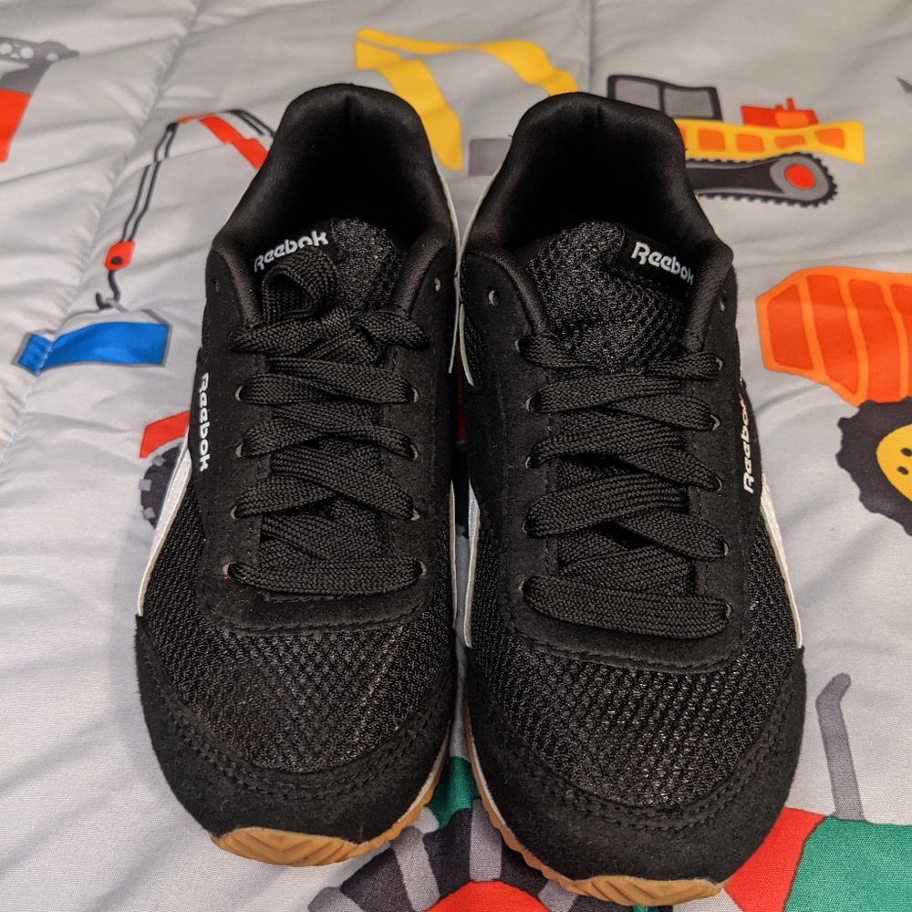 Classic Reeboks - Picture 2 of 5